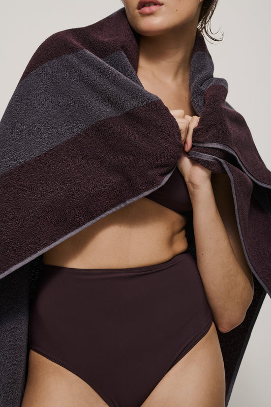 IL BURGUNDY TELOMARE TOWEL